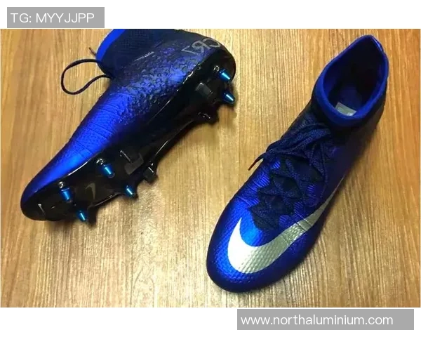 鞋子上的足球星图案象征意义解析与设计灵感来源